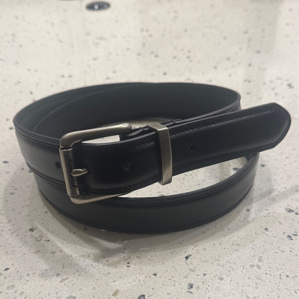 Dickies Genuine Men's Black Leather Belt Casual Work Sleek Size 44 NWOT